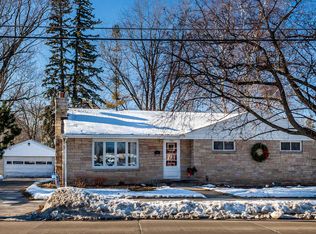 1108 4th St, De Pere, WI 54115