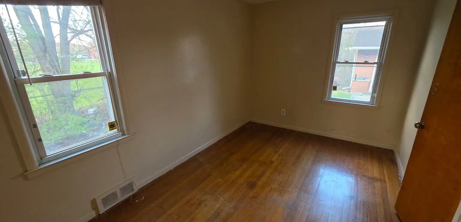3 bed, 909 sqft, $1,400 — Photo 4