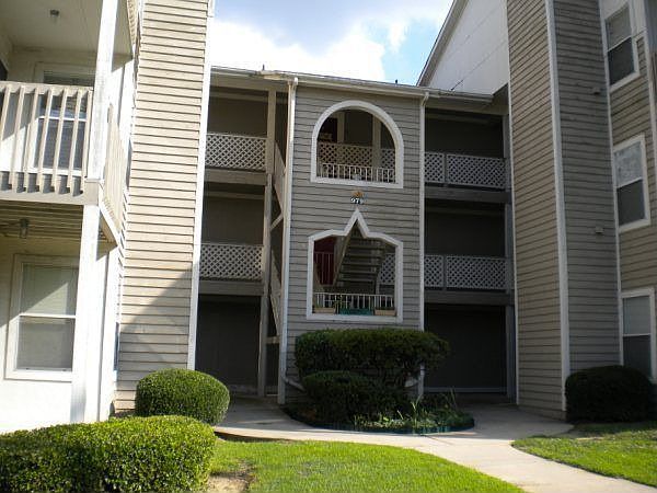 Newley Upgraded Condo in Stewarts Creek located on 2nd Floor.