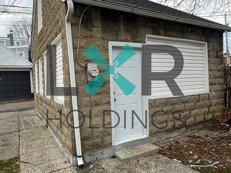 661 Chain St — Photo 4