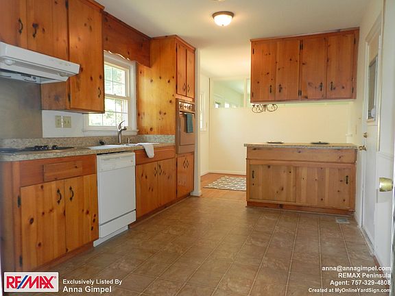 4th image of 70 Ferguson Ln