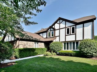 2316 Barberry Ct, Arlington Heights, IL 60004