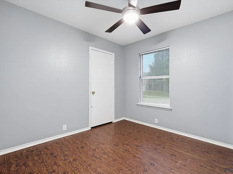 2457 Eagle Mountain Dr — Photo 17