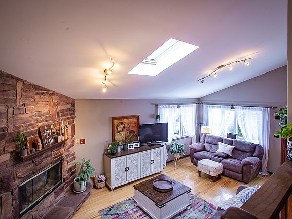 5th image of 1648 Glen Ellyn Rd