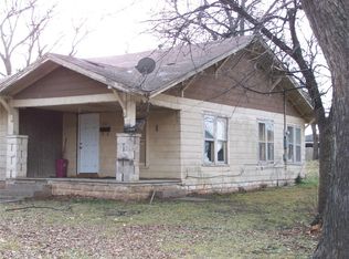 302 S Taylor Ave, Wynnewood, OK 73098
