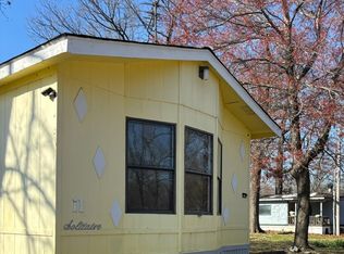 25600 S 631st Rd #11, Grove, OK 74344