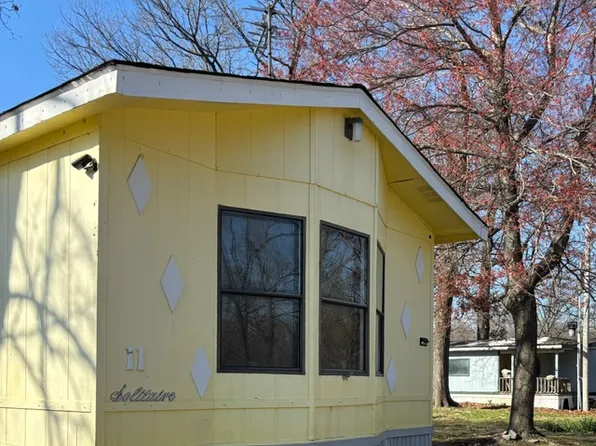 25600 S 631st Rd #11, Grove, OK 74344