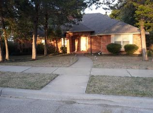 832 Cedarwood Dr, Cedar Hill, TX 75104