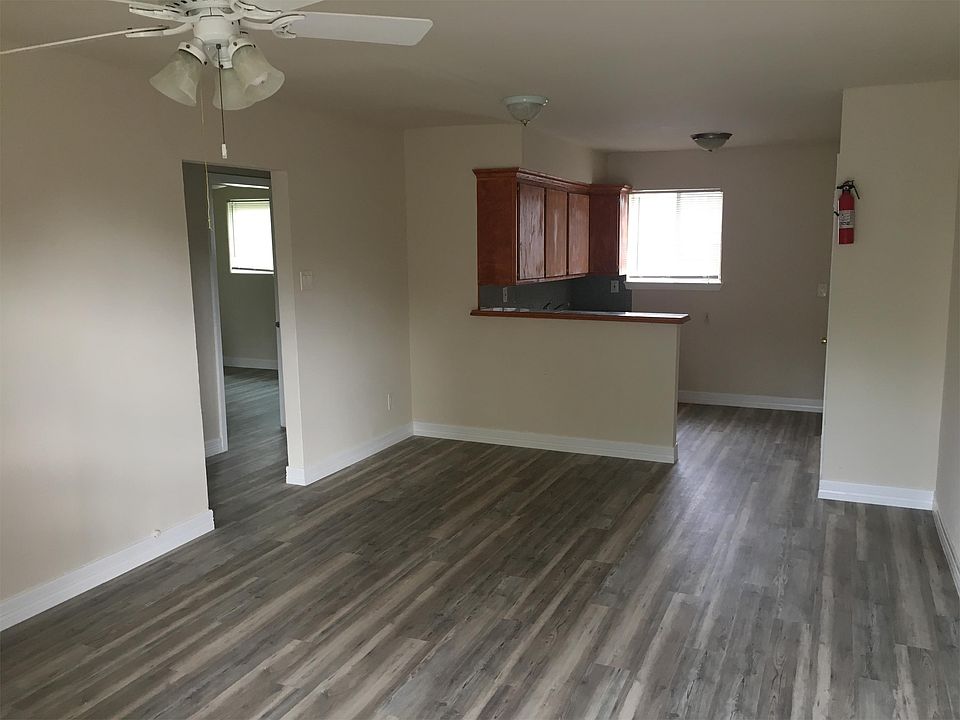 1st image of 536 N Milby St APT 03