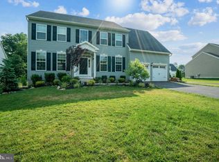 1255 Twin Ponds Rd, Breinigsville, PA 18031