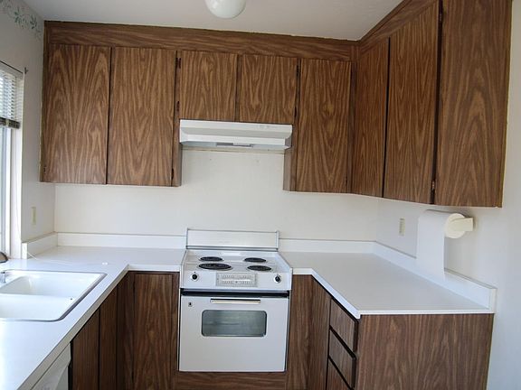 5th image of 1425 Jasmine Way