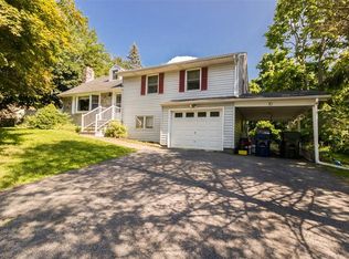 10 Lakeview Dr, Mahopac, NY 10541