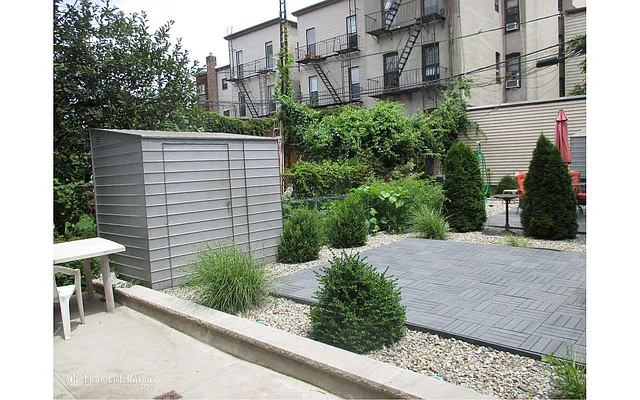 Rented by Douglas Elliman | media 27