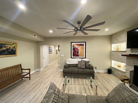 2nd image of 1053 W Columbia Ave #1W