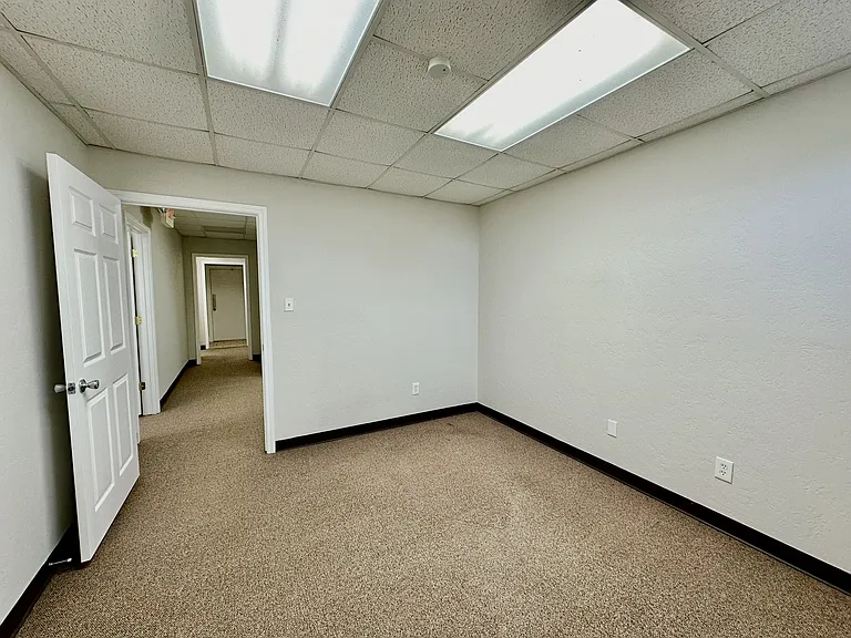 115 W College St #103 — Photo 5
