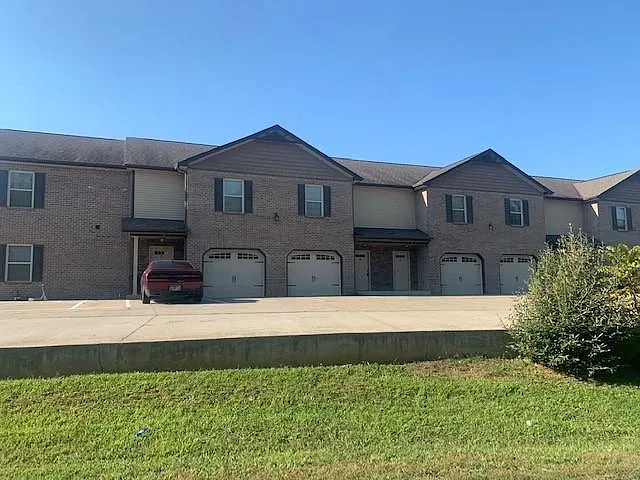 850 Tracy Ln #4