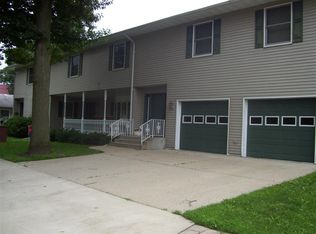 202 Market St APT 4, Prophetstown, IL 61277