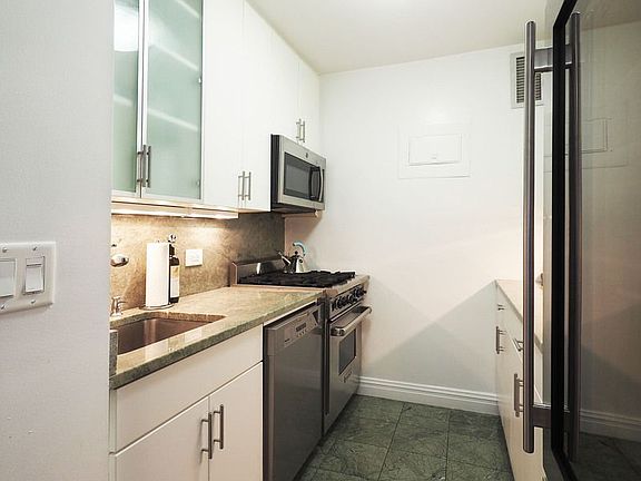 3rd image of 201 E 87th St APT 20H