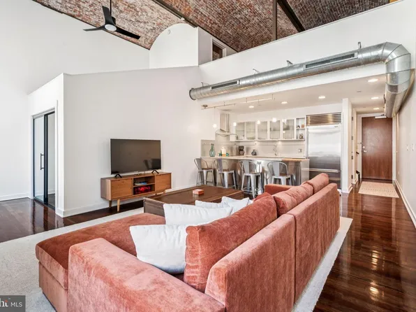 105 S 12th St APT 205, Philadelphia, PA 19107