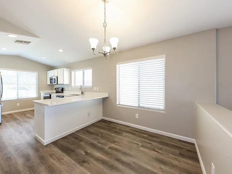 10016 W Gross Ave — Photo 5