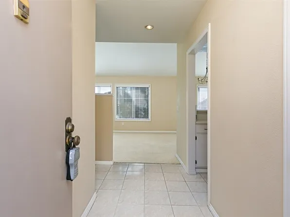 930 Via Mil Cumbres Unit 176, Solana Beach, CA 92075