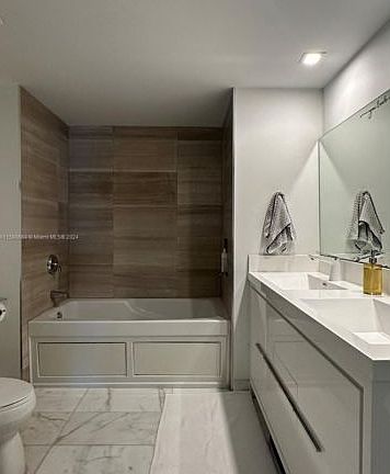 3rd image of 1800 N Bayshore Dr APT 1811