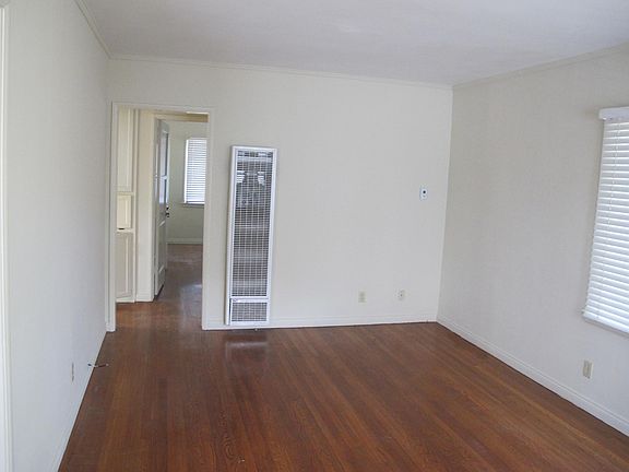 5th image of 668 W Glenoaks Blvd APT B