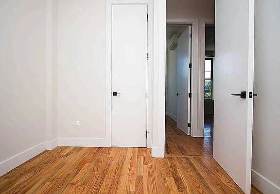 3rd image of 483 Evergreen Ave #3FF