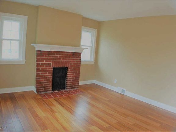 2nd image of 823 Parkway Dr