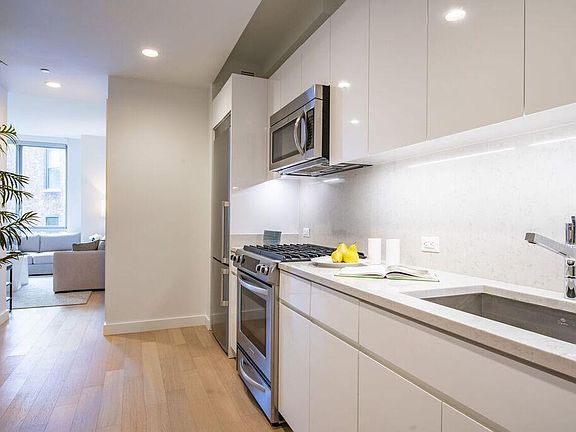 5th image of 160 Madison Ave APT 15J