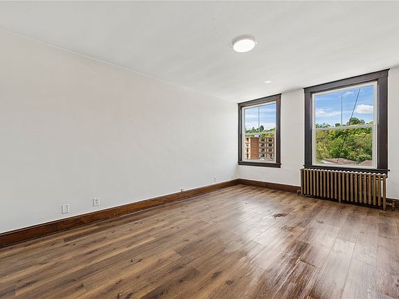 4th image of 206 N Warren Ave