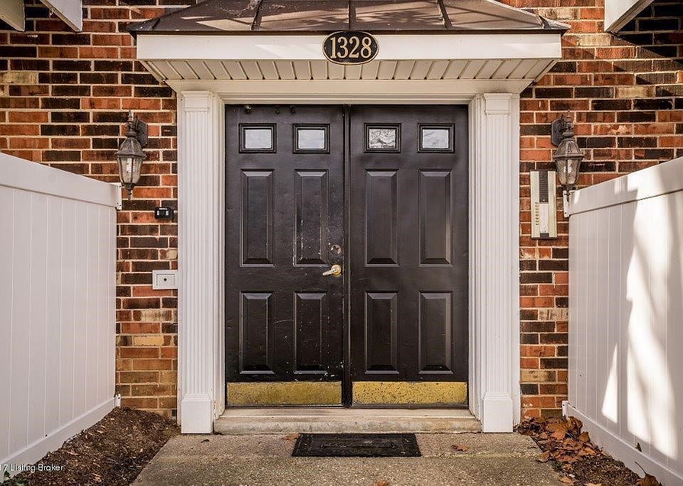 1328 Lynmar Drive Unit 3-02