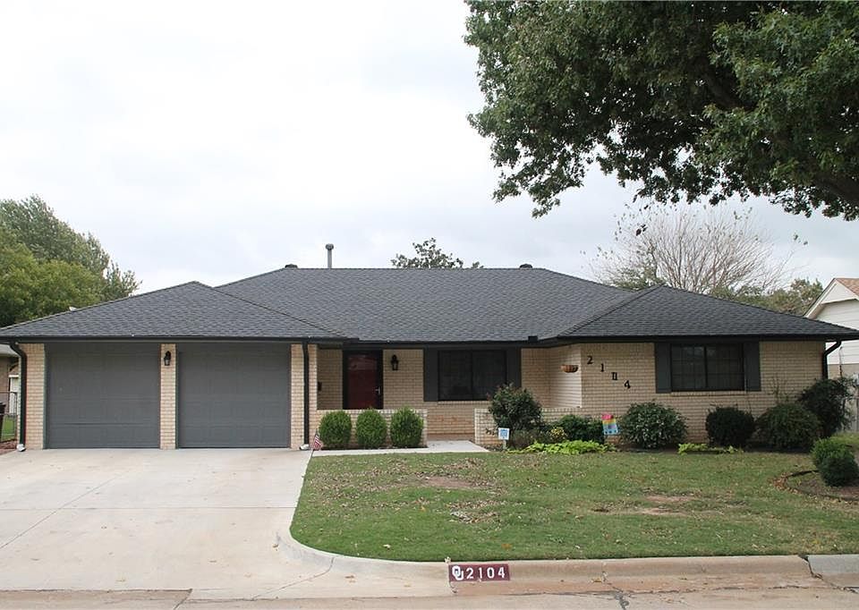 1st image of 2104 Bellaire Dr