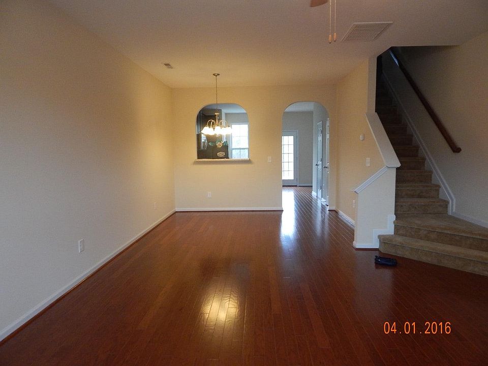 Entryway to living room/dining room.