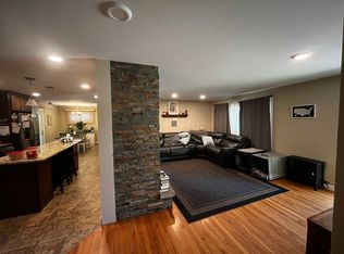 1910 Galen Dr, Champaign, IL 61821