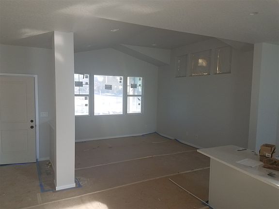 4th image of 1601 N Meyers