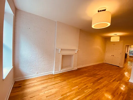 Rented by Metropolis Real Estate of Manhattan | media 14