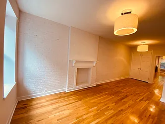 Rented by Metropolis Real Estate of Manhattan