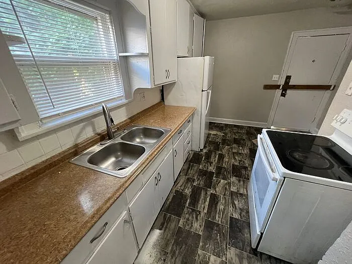 6019 Park Ave — Photo 1