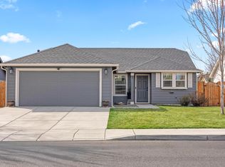 3174 SW Cascade Ave, Redmond, OR 97756