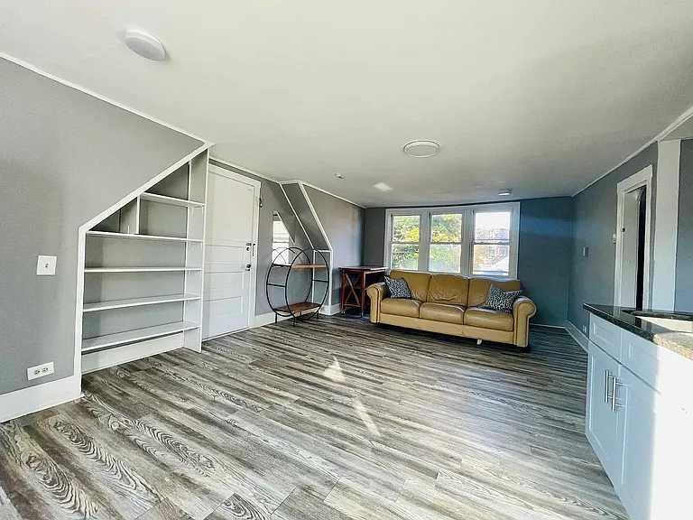 1228 Oak Ave #3 — Photo 3