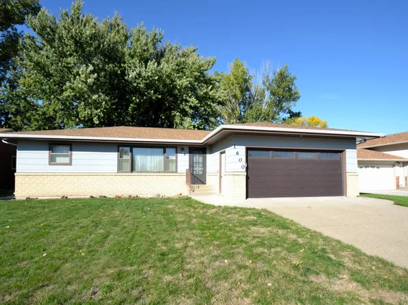 1600 N 20th St, Bismarck, ND 58501