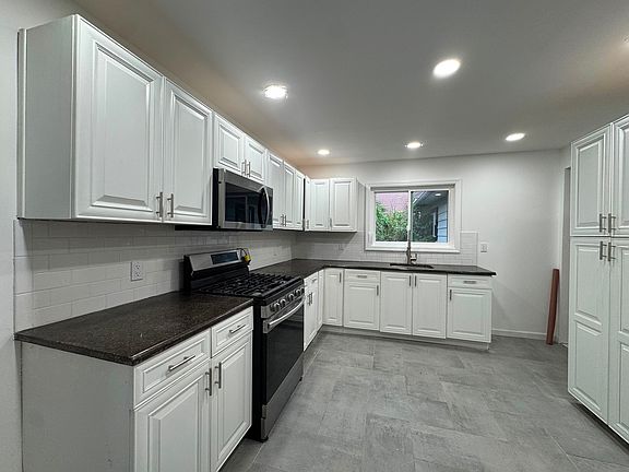 5th image of 1319 Bryn Mawr St Floor 1