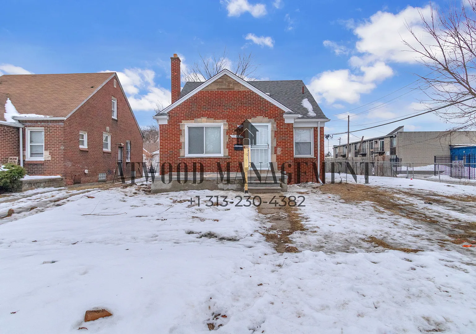 This beautifully updated 3-bedroom, 1-bath single-family home is ready for move-in! — Photo 1