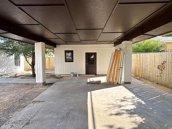 4th image of 402 Jazmin Rd