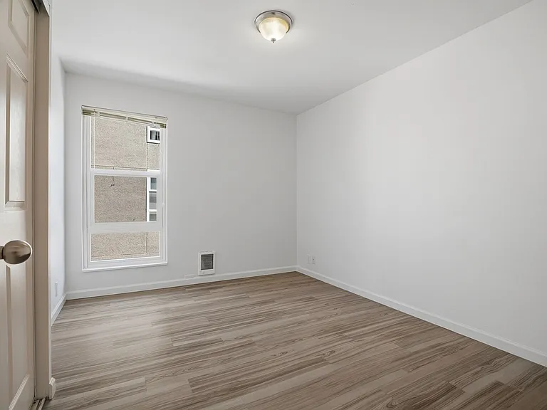 611-615 Apartments — Photo 10