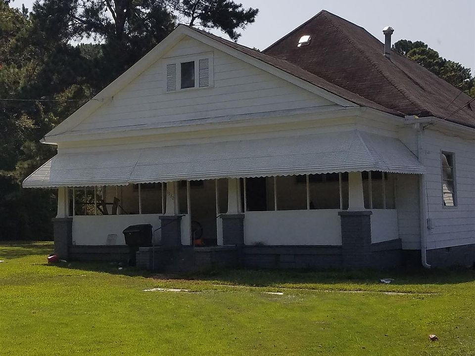 2nd image of 1930 Connally Dr