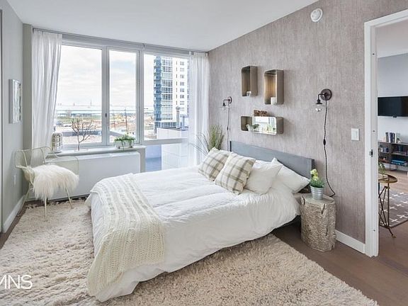 4th image of 1 N 4th Pl APT 15D