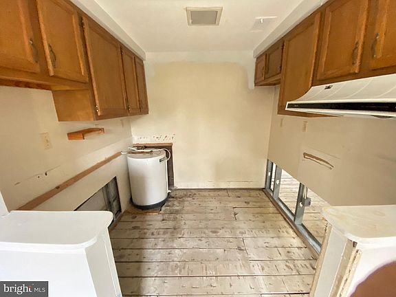 5th image of 1205 N Pitt St APT 2C
