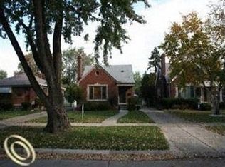 19655 Woodmont St, Harper Woods, MI 48225